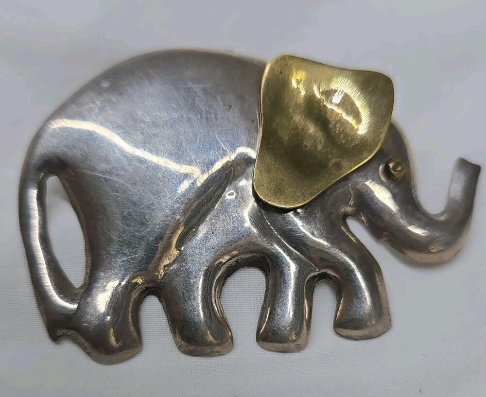 Sterling Silver Full Circle 925 Elephant Brooch Or Pendant